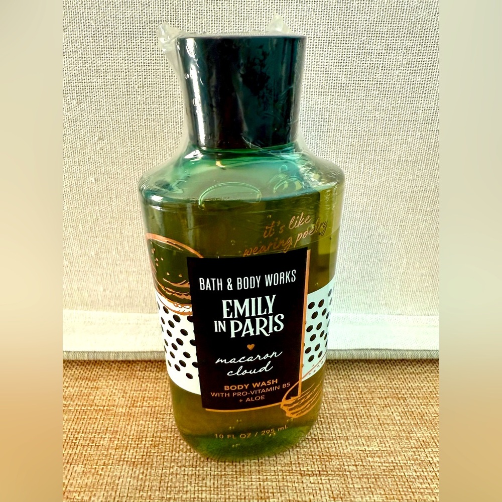 Bath & Body Works EMILY IN PARIS - MACARON CLOUD - 10 OZ Body Wash🗼💖✨